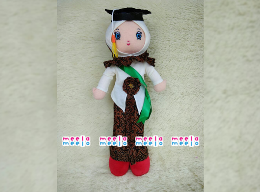 Meela Meelo Boneka Muslimah Wisuda